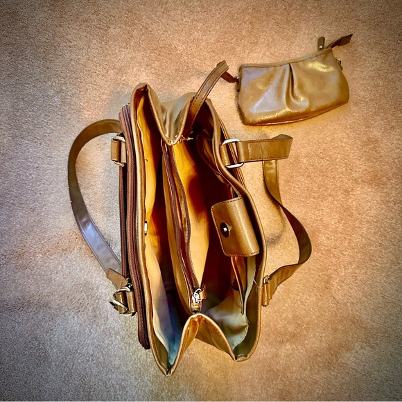 Liz Claiborne Women’s Combination Shoulder Bag - Picture 13 of 15